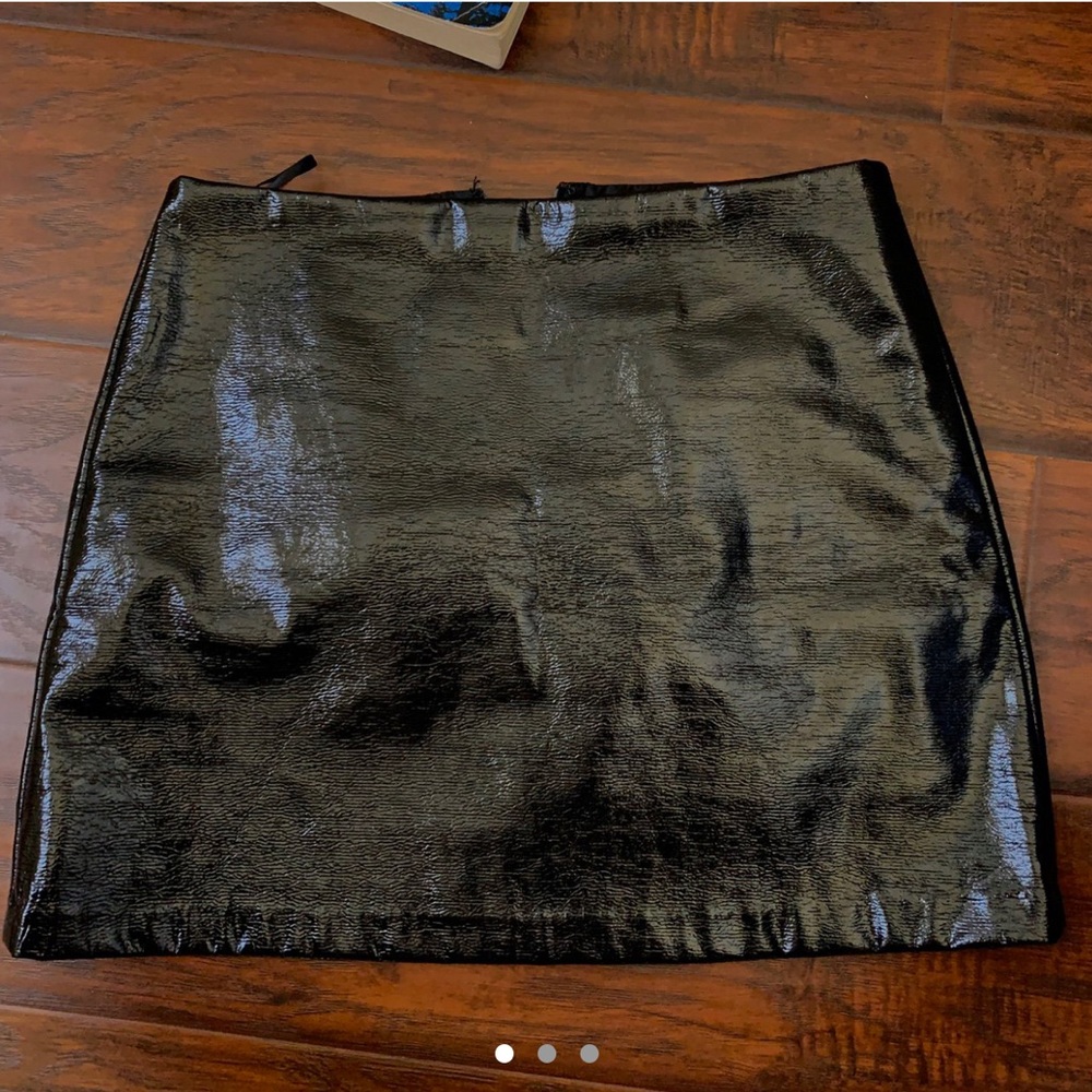 Faux leather mini skirt 🖤